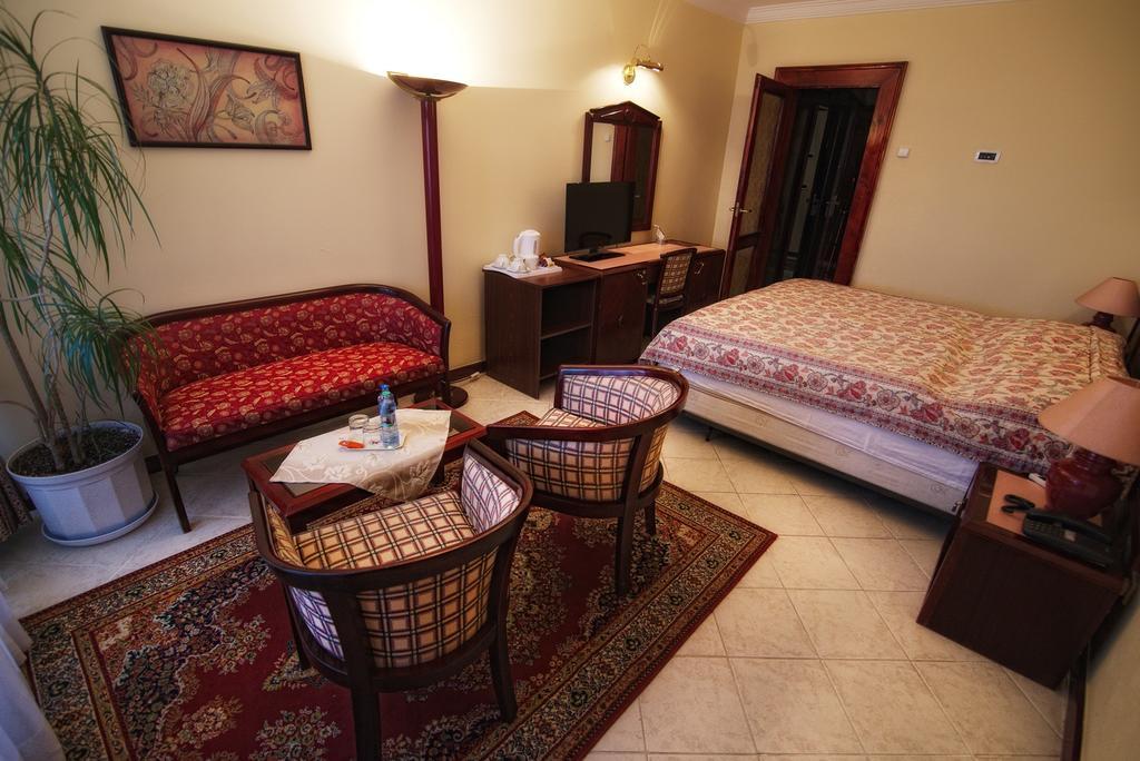 Bellevue Hotel And Resort Bardejov Cameră foto
